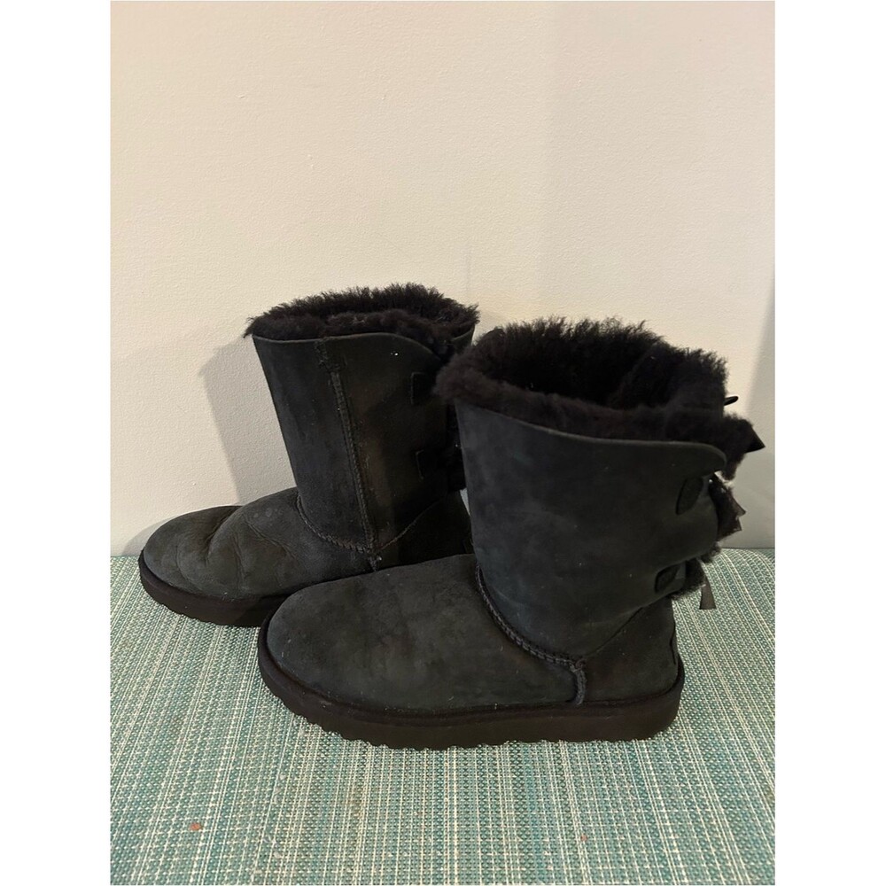 UGG Women's Short Shearling Winter Boots in Black
